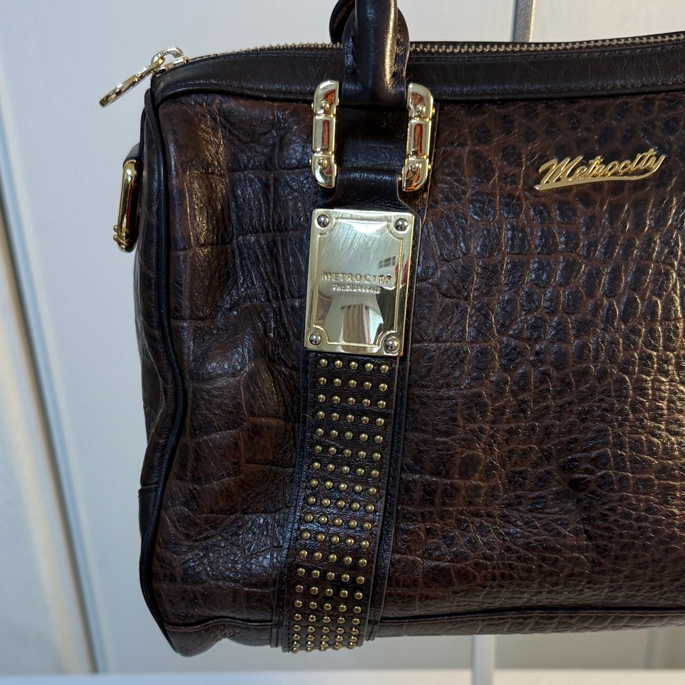 Metro City Brown Leather Tote Bag - Picture 7 of 16